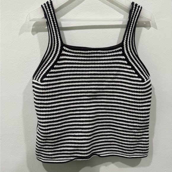 Levi’s Striped Knit Sleeveless Crochet Top 🧶 - Picture 2 of 6